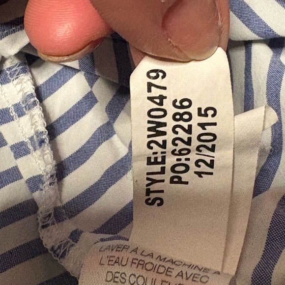 Vineyard Vines Women’s White and Blue Striped Shirt - Picture 14 of 16
